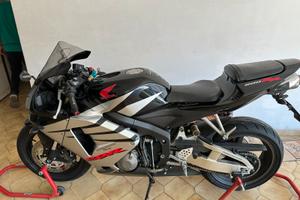 Honda CBR 600 RR anno 2005 (leggere descrizione)
