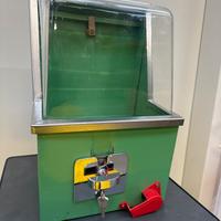Distributore automatico di caramelle vintage