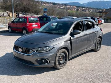 Fiat Tipo 1.4 5 porte Lounge "INCIDENTATA"