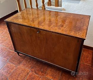 Baule in legno antico