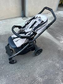 Passeggino pegperego pieghevole con culla