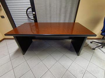 Scrivania per ufficio