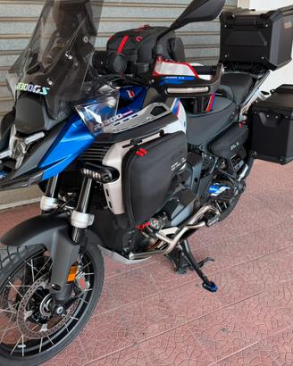 Bmw gs 1300 adventure full trophy tagliando