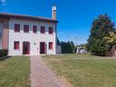 porzione-trivilla-laterale-con-800mq-giardino