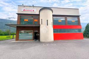 NEGOZIO A TEGLIO
