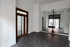 Locale commerciale/negozio/ufficio