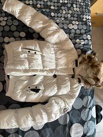 Giubotto moncler donna, imperfezioni in foto