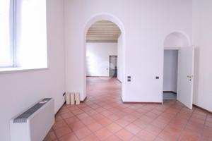 NEGOZIO A TREVIGLIO