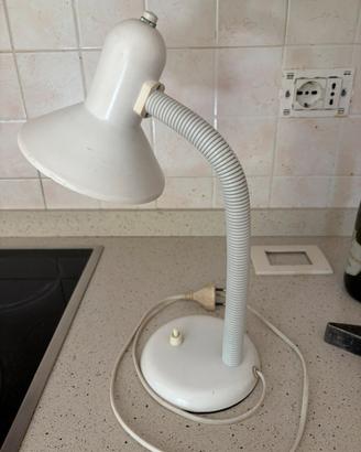Lampada da tavolo/scrivania bianca orientabile
