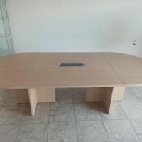 Tavolo riunioni ovale