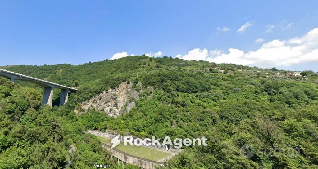 Terreno di 120000 m² a Genova - Vista 2