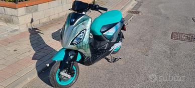 piaggio one modello Chen Wang
