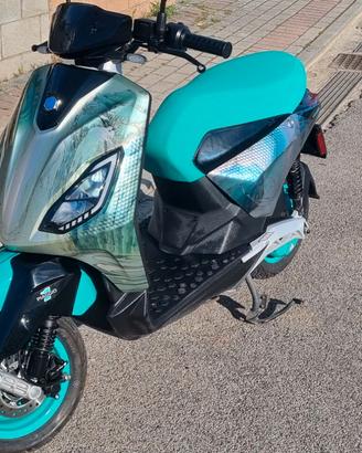 piaggio one modello Chen Wang