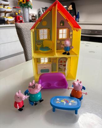Casa Peppa Pig con personaggi
