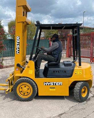 S34 - Muletto Hyster portata 25 q.li