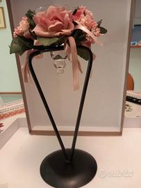portacandela con due ghirlande di fiori 