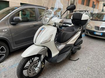 Piaggio Beverly 350 Sport Touring - ABS