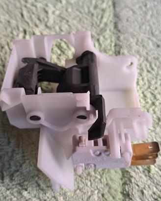 LAVASTOVIGLIE BOSCH CHIUSURA SPORTELLO