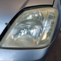 Proiettore sinistro OPEL MERIVA del 2006