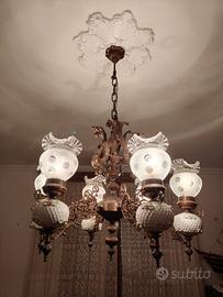 Lampadario in bronzo con ceramiche