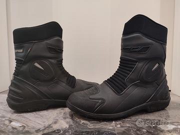 Stivali impermeabili da moto