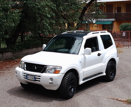 Mitsubishi Pajero V60