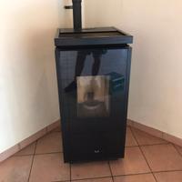 STUFA A PELLET  marca COLA