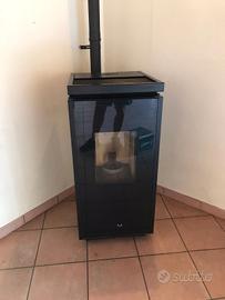 STUFA A PELLET  marca COLA