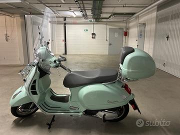 Vespa GTS 300 verde amabile