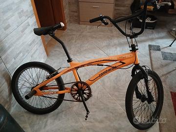 bici bmx marca lombardo