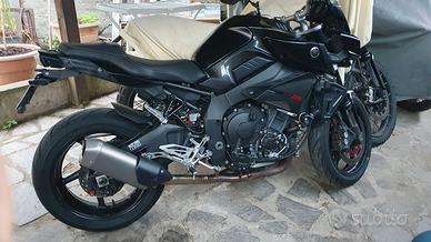 yamaha mt10 mt-10 mt 10 motore r1 cp4 naked sport