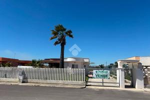VILLA SINGOLA A MANFREDONIA