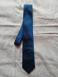 Cravatta colore blu