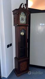 Orologio a pendolo a colonna