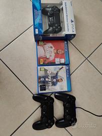 PLAY STATION 4+ 3 CONTROLLER+ 2 GIOCHI