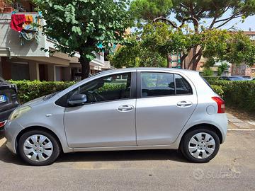 TOYOTA Yaris II Hatchback (XP9) 1.3 VVT-i Benzina