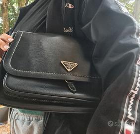 Pochette Prada falsa