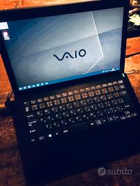 VAIO 11.6" FHD 1920x1080. Intel I5 8GB SSD 256GB