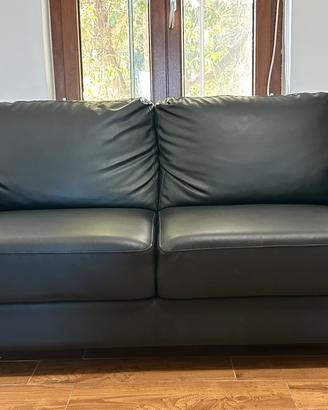 Divano ecopelle nero elegante e moderno
