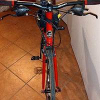 Bicicletta Mountain bike...ultra leggera 