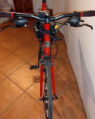 Bicicletta Mountain bike...ultra leggera 