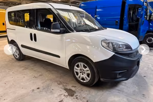 FIAT DOBLO' 1.3 AUTOCARRO 5 POSTI