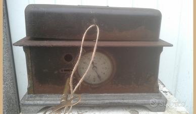 Orologio antico marcatempo