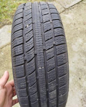 2 gomme 4 stagioni Mirage usate 175/65 R14