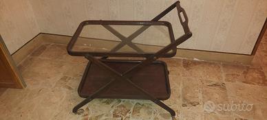 Carrello portavivande.