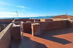 Trilocale fronte mare - Follonica pratoranieri