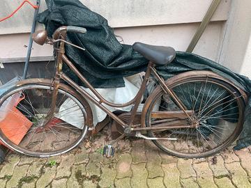 Bici, bicicletta, donna, freni a bacchetta