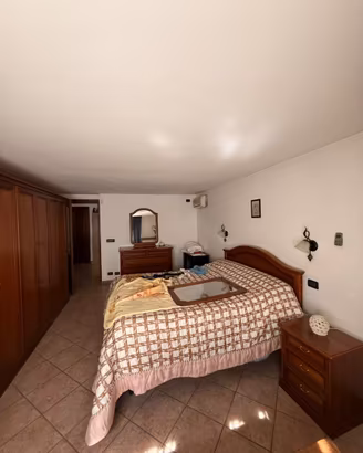 Camera da letto completa