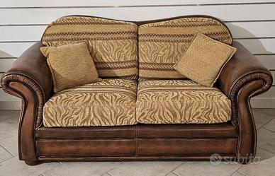 Coppia di Divani in Vera Pelle Anticata