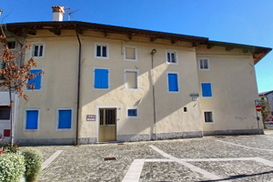 Casa indipendente 7 camere + giardino + posto auto